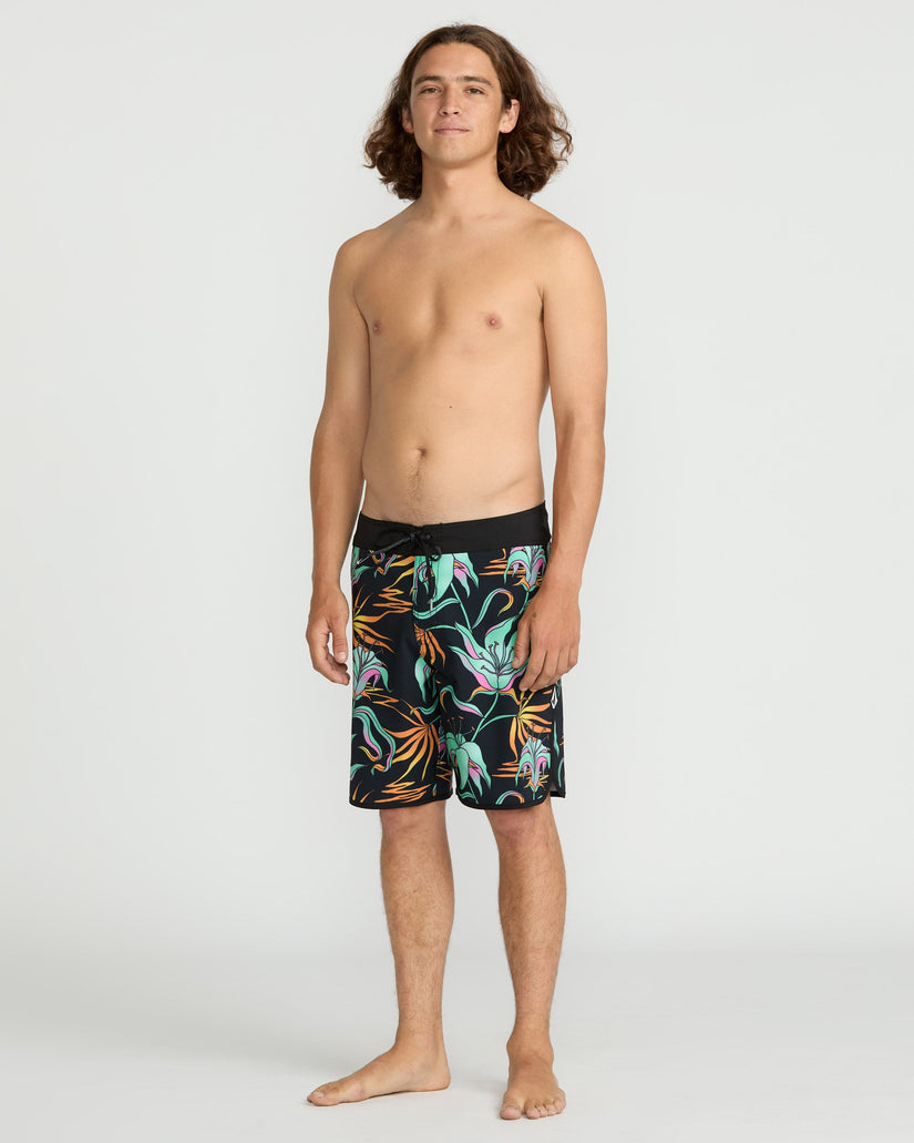 Infuse Scallop Mod 19" Boardshorts - Black Green