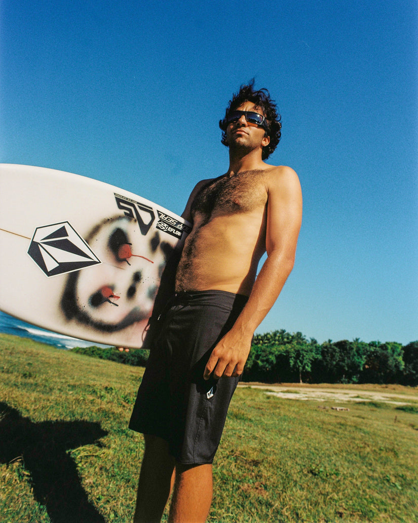 Lido Solid Mod 20" Boardshorts - Black