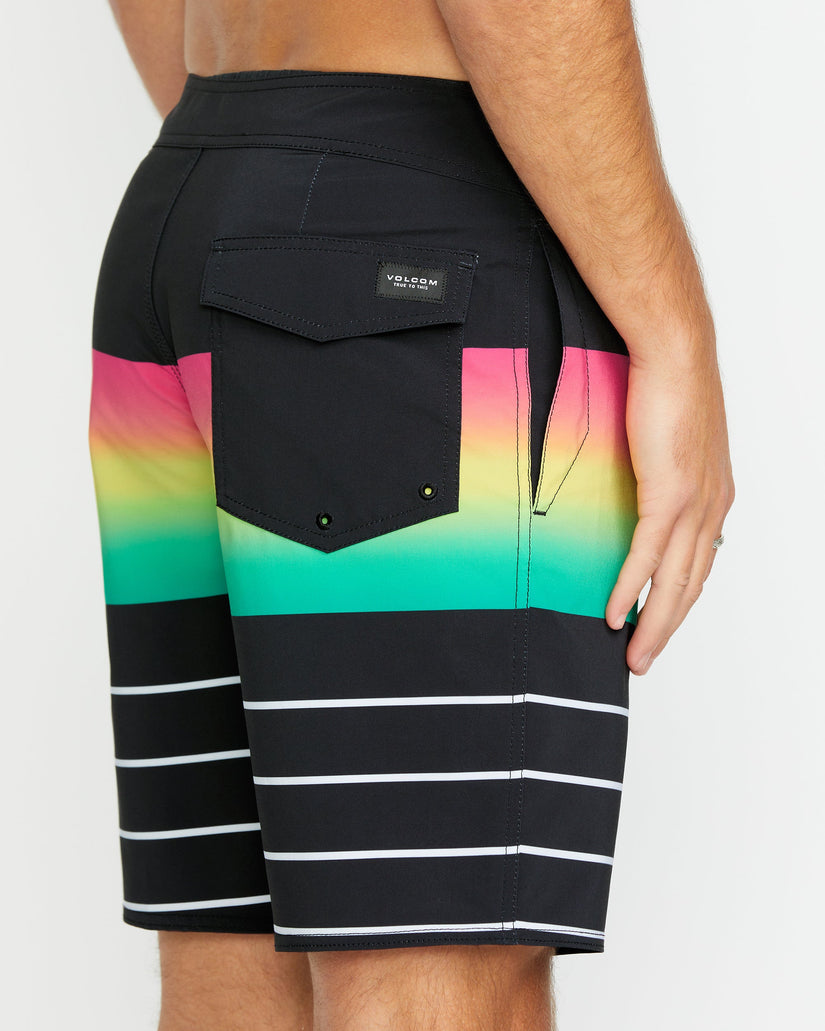 Quarta Fade Mod 19" Boardshorts - NEW BLACK