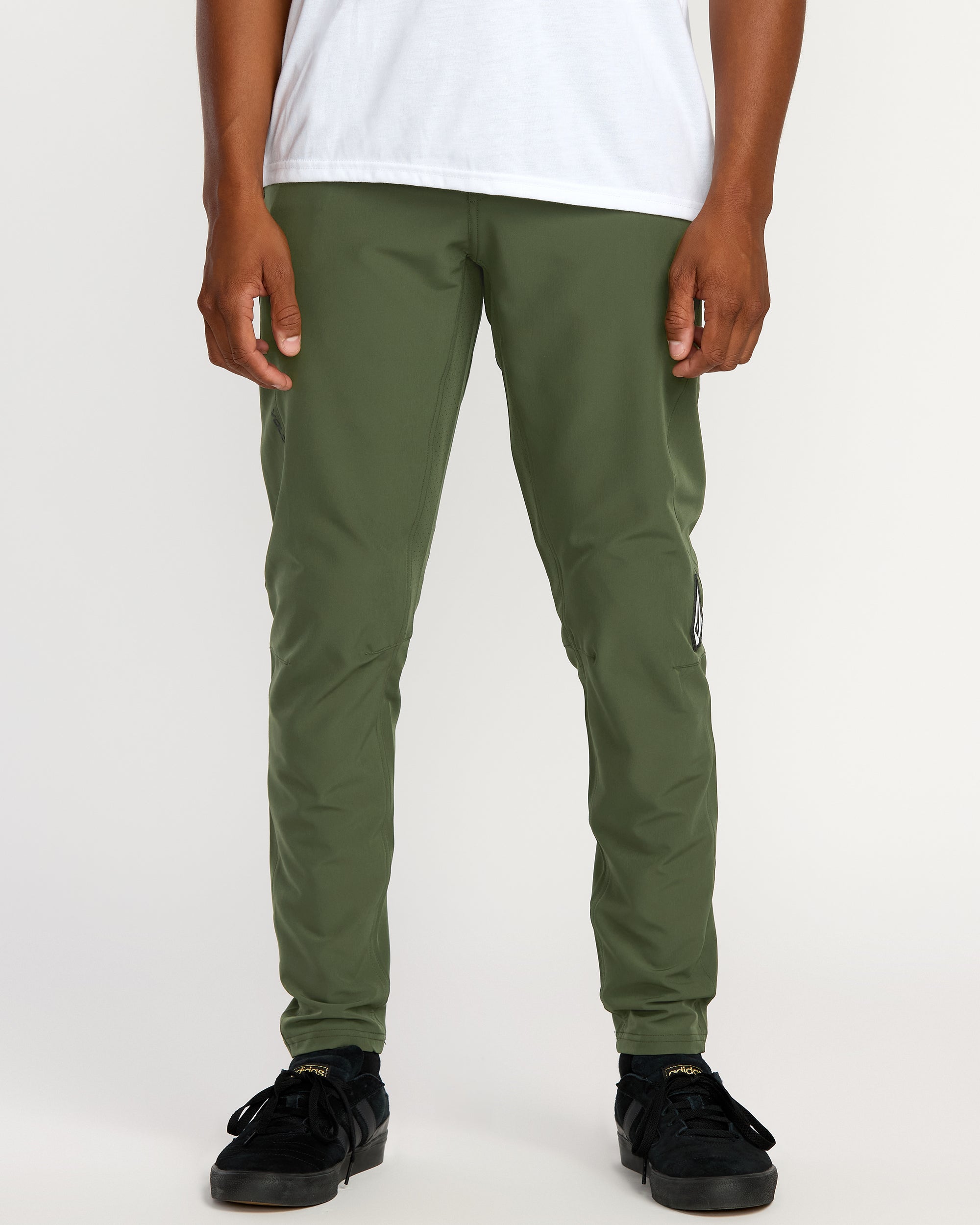 【ES:S 】LONG DEPTH TAPERED 5P PANTS 3 Skater-Hose und Skater-Chinohose für Herren – Volcom Switzerland