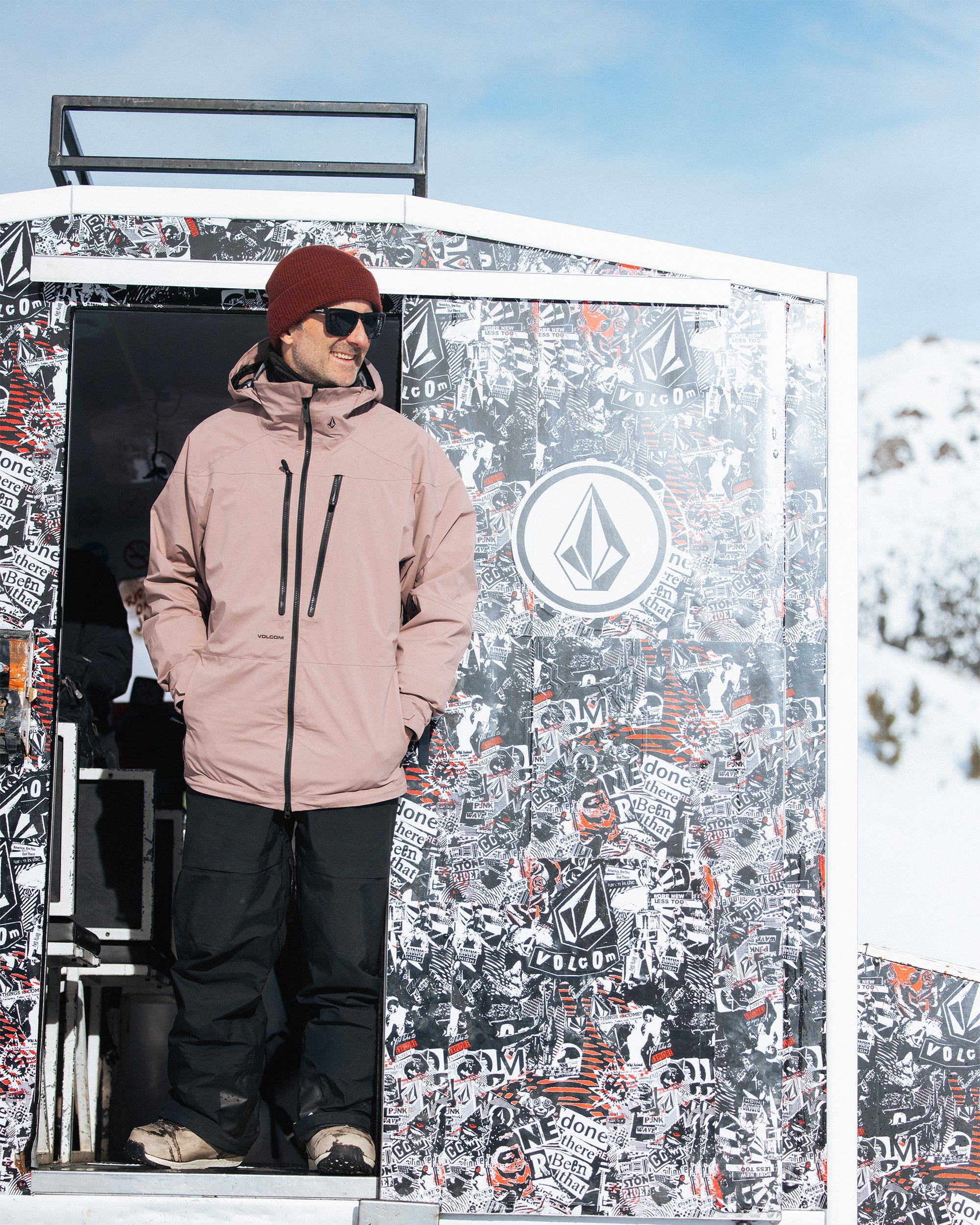 VOLCOM GUCH STRETCHGORE JKT 色DTK Volcom Guch Stretch Gore Snowboard jacket (dark teak)