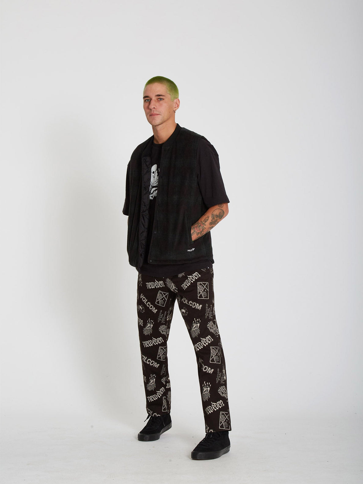 Bowered Vest (Reversible) - BLACK (A1832201_BLK) [17]
