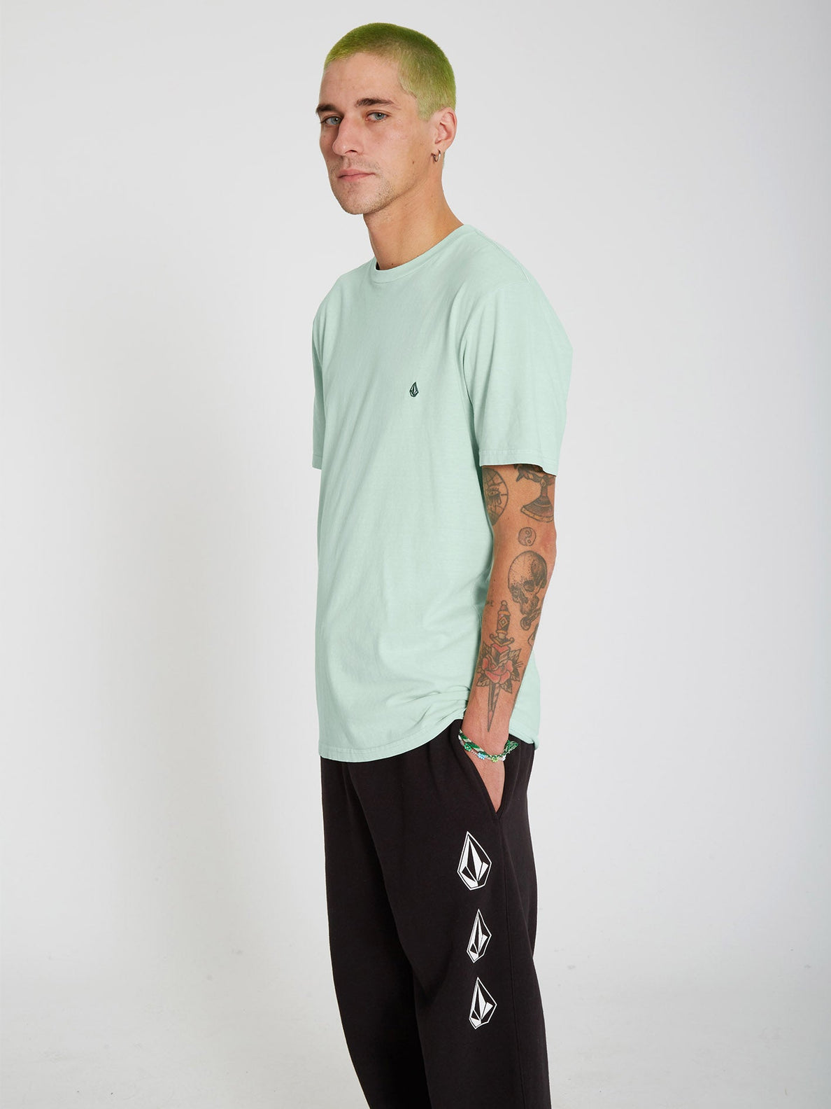 Solid Stone T-shirt - LICHEN GREEN (A5211906_LCG) [11]
