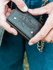 products/D6032303_BLK_LIFESTYLE01.jpg