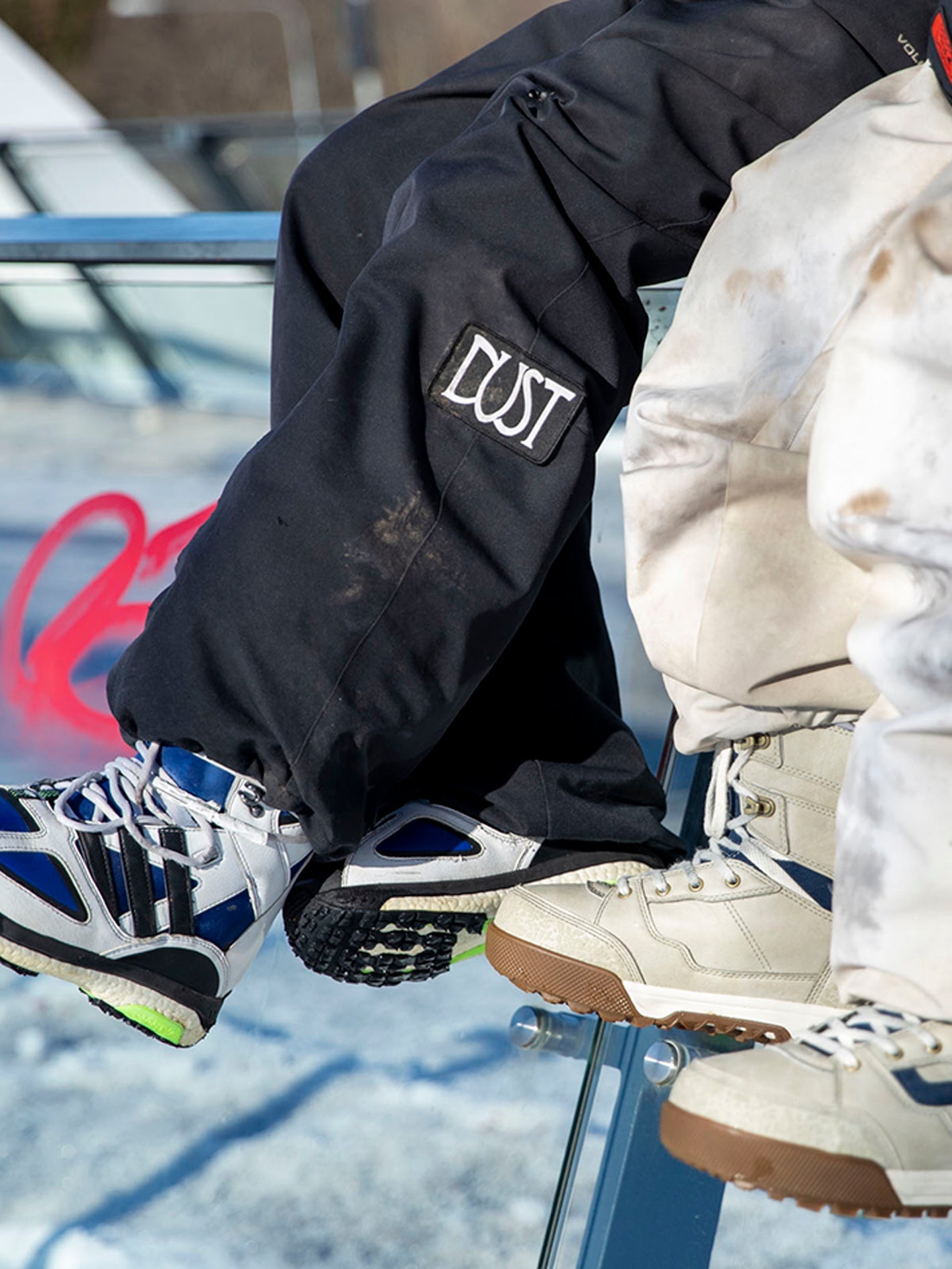 Dustbox Trousers - Black (Unisex) | Volcom Switzerland