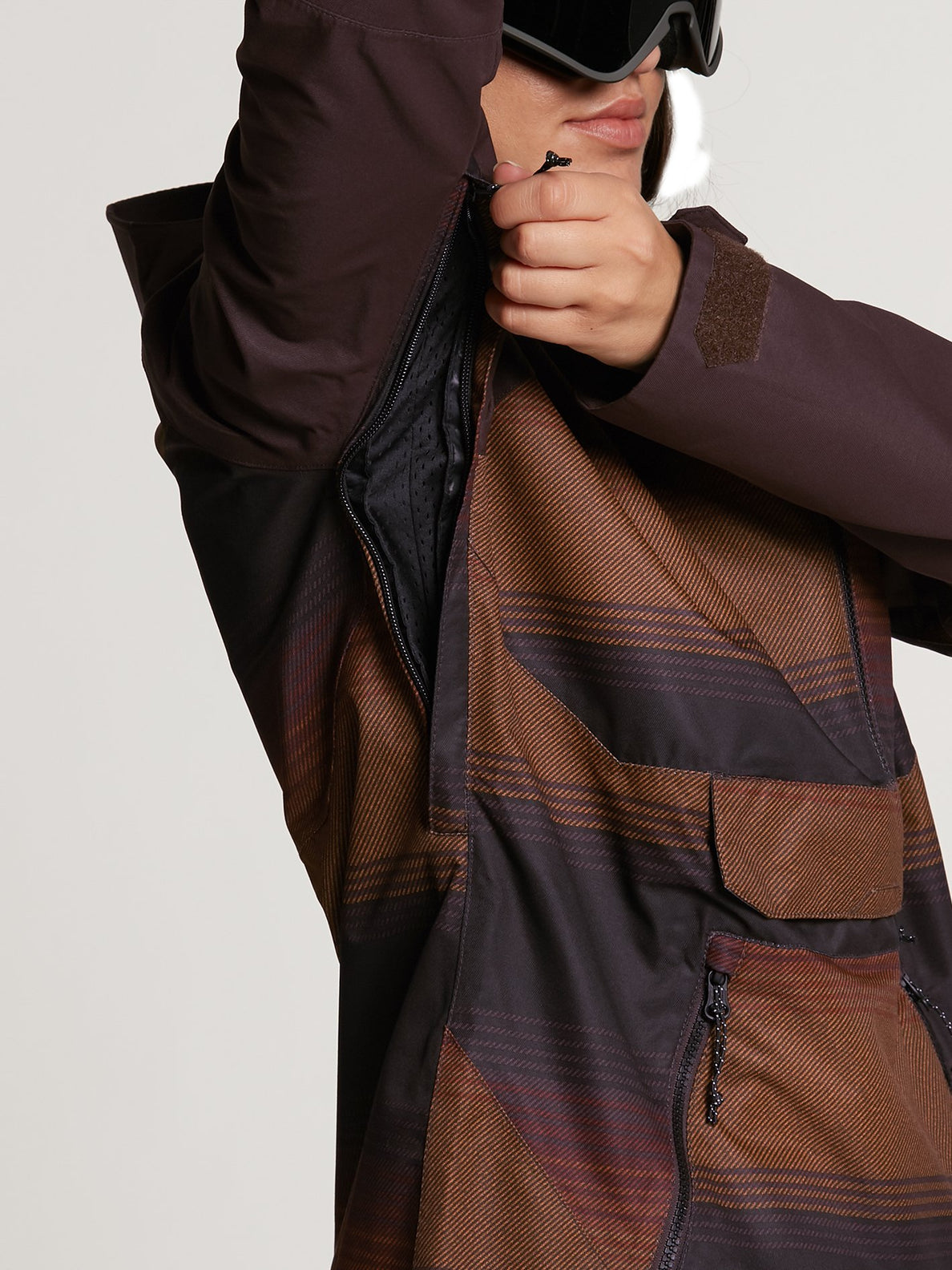 MIRROR PULLOVER (H0652105_BLK) [06]
